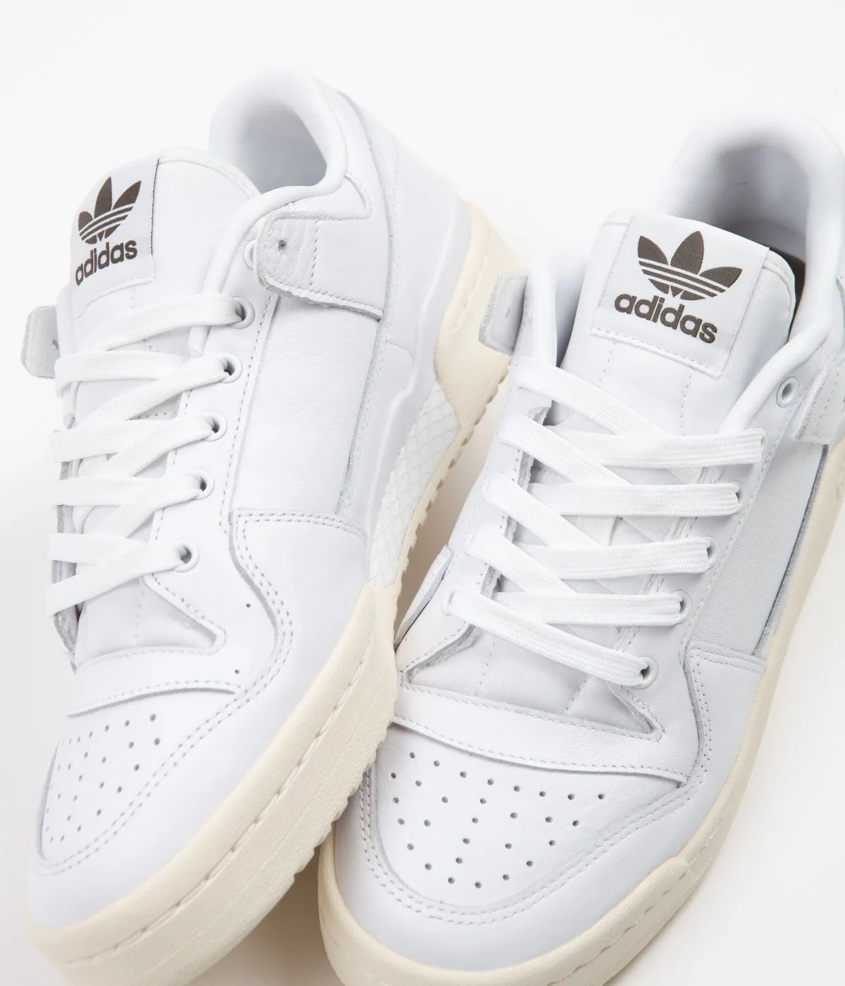 Adidas Forum 84 Low Adv Shoes - FTWR White / FTWR White / Shadow Olive