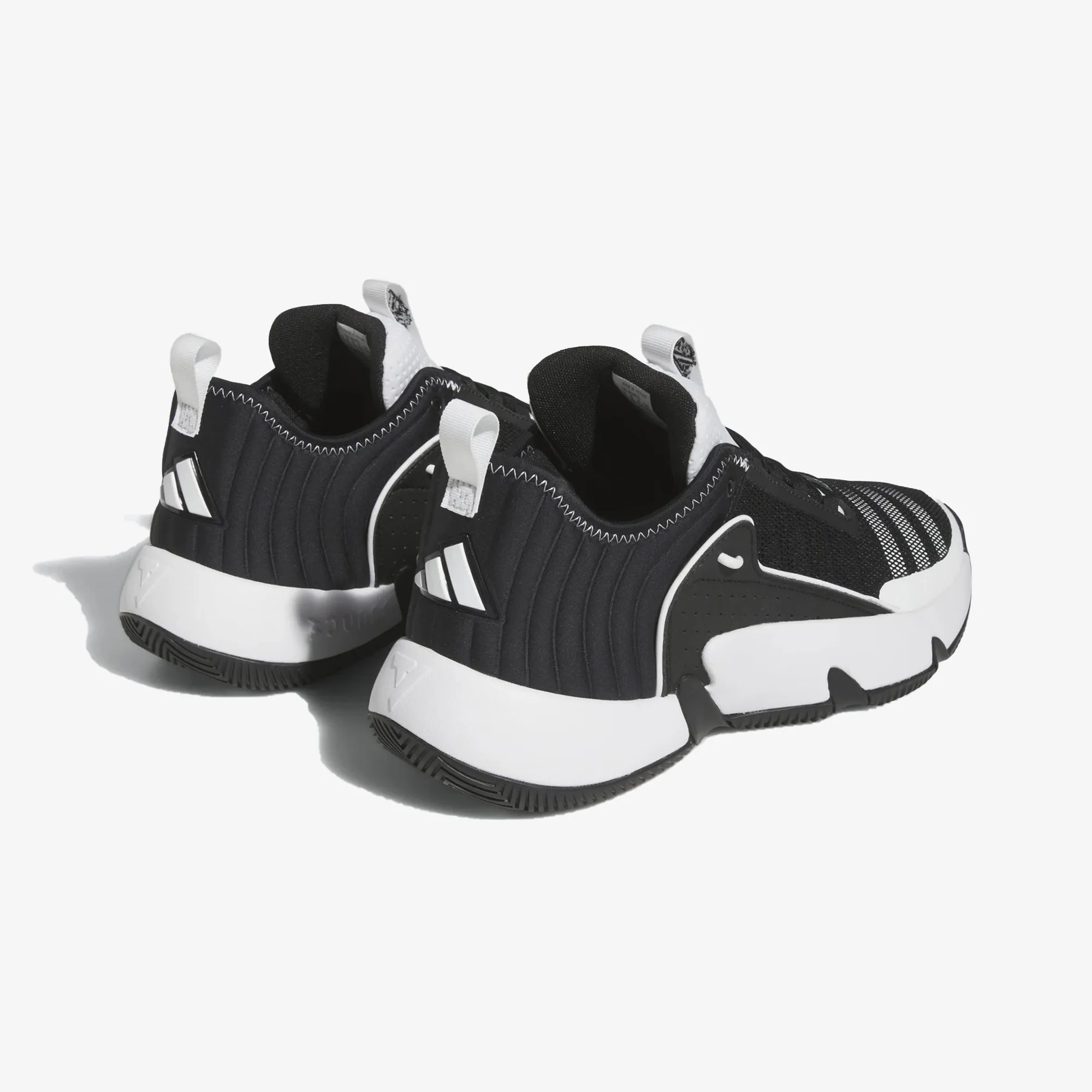 Adidas | TRAE UNLIMITED  { CORE BLACK/CLOUD WHITE