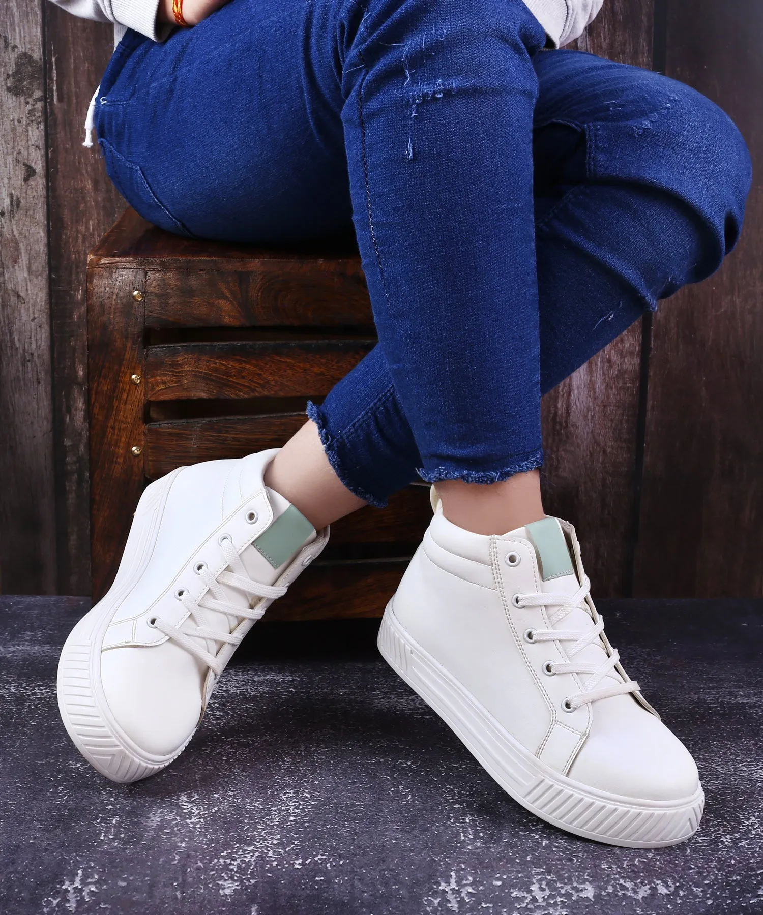 Bxxy Latest Daily Wear Casual Lace-up Sneakers For Women