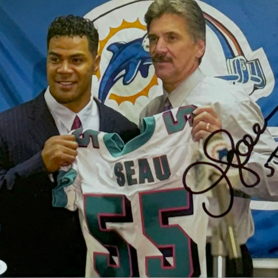 Junior Seau Hand Signed & Framed 8x10 Photo