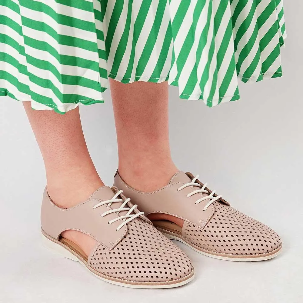 Sidecut Punch Chalk Pink Leather Lace Up Flats